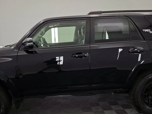 Certified 2022 Toyota 4Runner TRD Off-Road Premium w/ TRD Black Wheel Package (TMS) AWD/4WD image 9