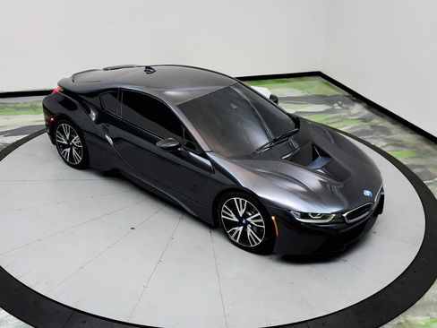 Used 2016 BMW i8 image 30