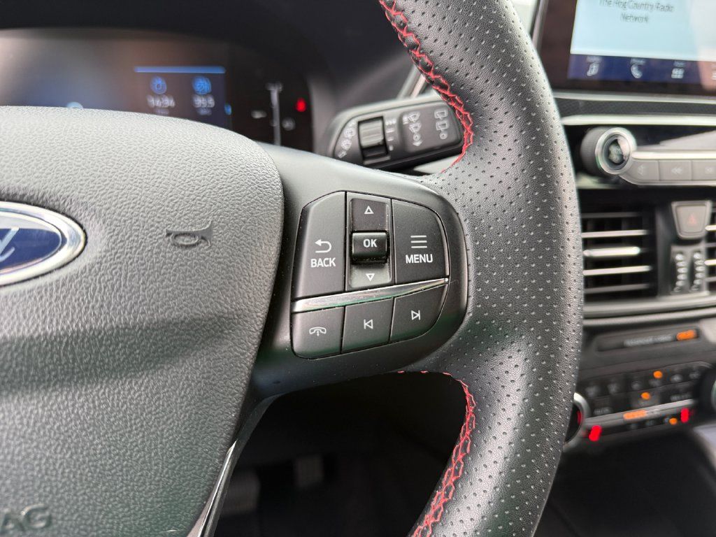 Used 2025 Ford Escape ST-Line Select AWD/4WD image 16