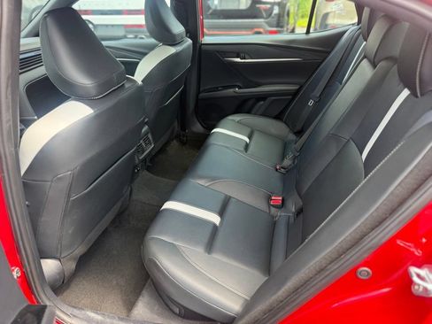 Used 2025 Toyota Camry SE FWD image 15