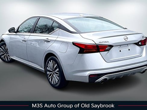 Used 2023 Nissan Altima 2.5 SV w/ SV Premium Package image 4