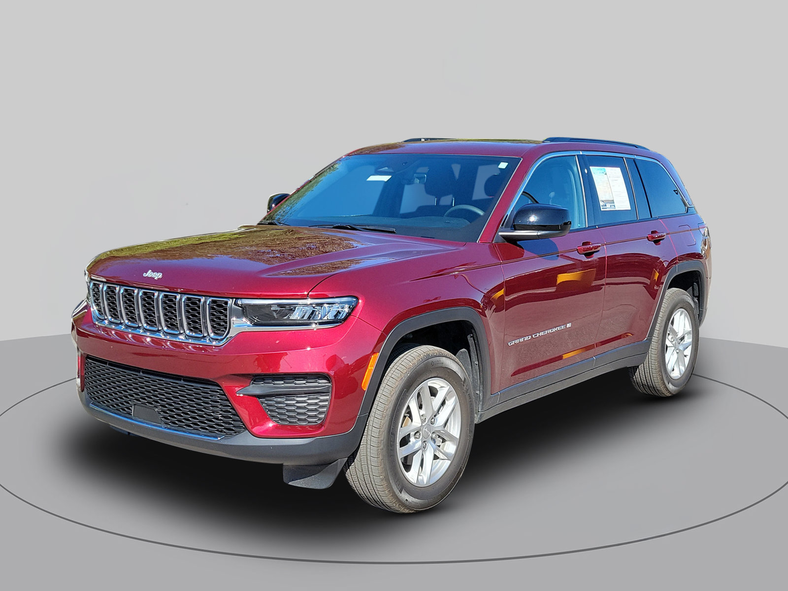 Used 2025 Jeep Grand Cherokee Laredo X w/ Luxury Tech Group I RWD image 7