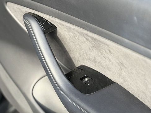 Used 2020 Tesla Model 3 Performance image 37