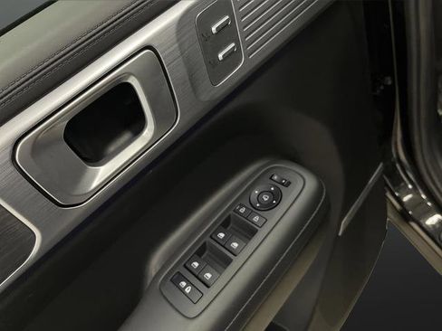 Used 2024 Hyundai Santa Fe Limited image 32