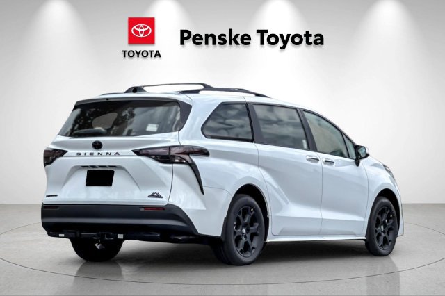 New 2026 Toyota Sienna XLE Woodland Edition AWD/4WD image 4