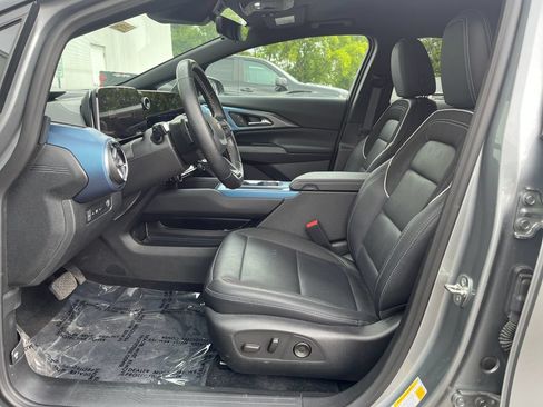 New 2025 Chevrolet Equinox EV LT w/ Convenience Package II AWD/4WD image 9