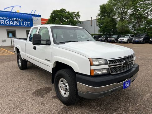 Used 2005 Chevrolet Silverado 2500 LS AWD/4WD image 8