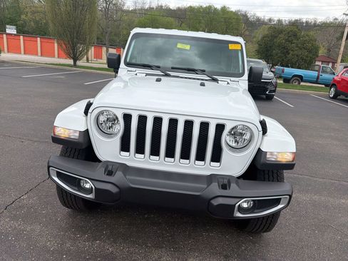 Used 2022 Jeep Wrangler Unlimited Sahara image 8