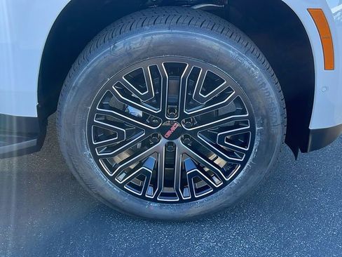 New 2026 GMC Yukon Elevation image 9