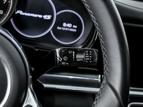 Used 2018 Porsche Panamera 4S image 32