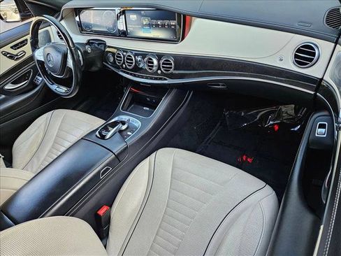 Used 2017 Mercedes-Benz S 550 Sedan image 21