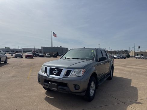 Used 2017 Nissan Frontier SV image 6