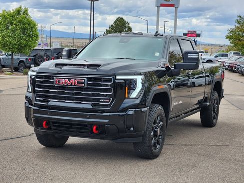 Used 2025 GMC Sierra 2500 AT4 w/ AT4 Premium Plus Package AWD/4WD image 5