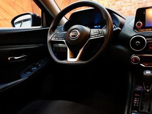 Certified 2023 Nissan Sentra S FWD image 11