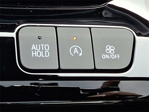 Certified 2025 Cadillac Escalade ESV Sport Platinum image 22