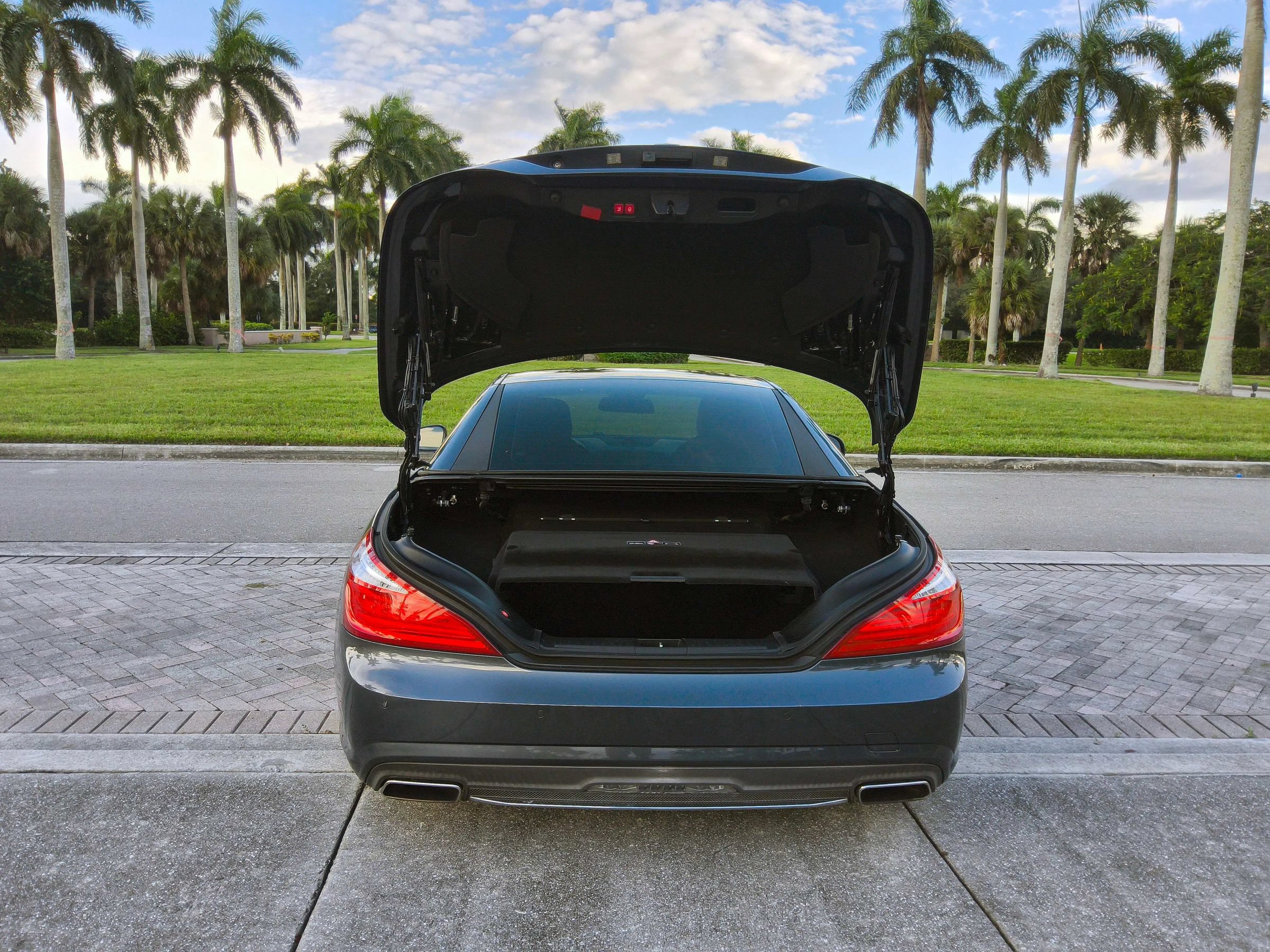 Used 2014 Mercedes-Benz SL 550 image 14