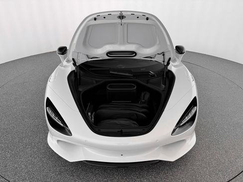 New 2026 McLaren 750S image 34