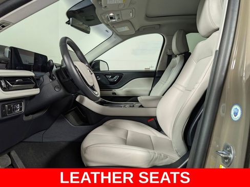 Used 2025 Lincoln Aviator AWD w/ Equipment Group 101A image 11