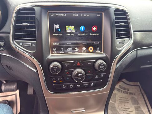 Used 2017 Jeep Grand Cherokee Limited AWD/4WD image 20