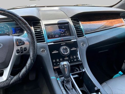 Used 2013 Ford Taurus Limited FWD image 6
