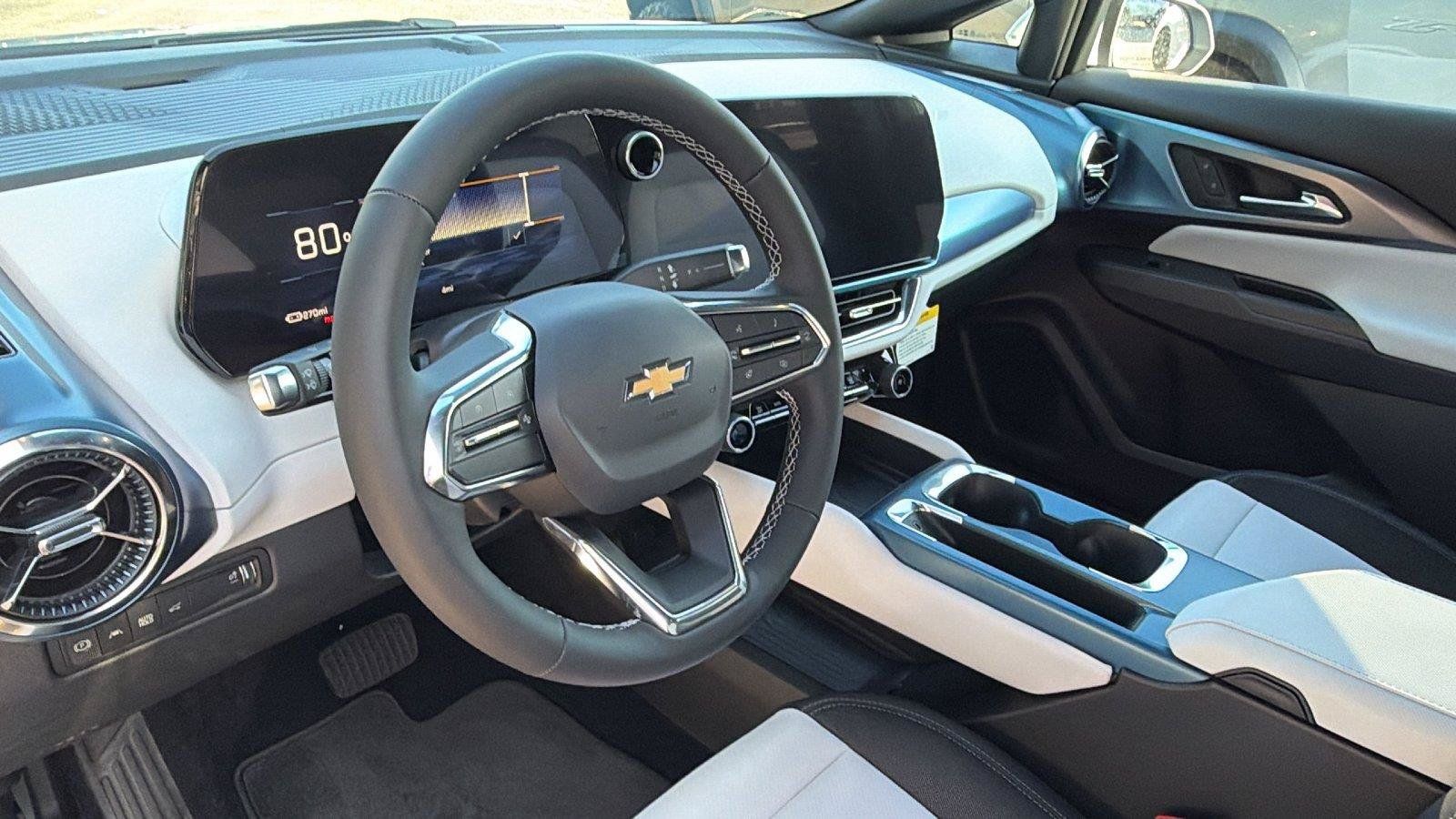 New 2026 Chevrolet Equinox EV LT FWD image 18