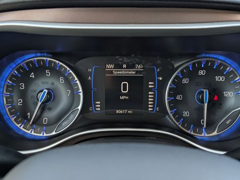 Used 2023 Chrysler Voyager LX FWD image 33