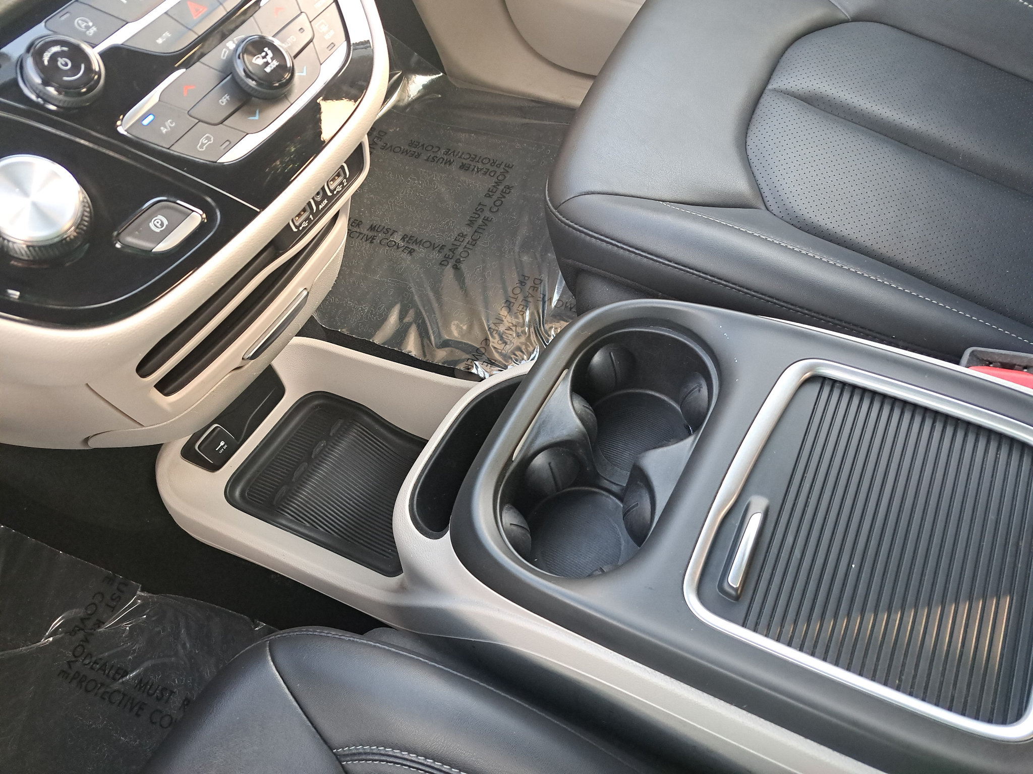 Used 2024 Chrysler Pacifica Touring-L FWD image 26