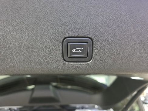 Used 2022 Cadillac XT6 Premium Luxury image 14