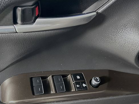 Used 2024 Toyota Camry XLE FWD image 17
