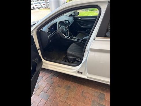 Used 2023 Volkswagen Jetta S FWD image 3