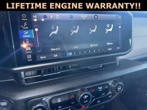 Used 2024 Jeep Gladiator Sport AWD/4WD image 30