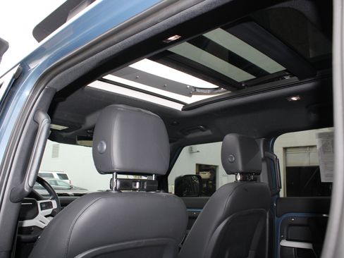 Used 2024 Land Rover Defender 110 S image 36