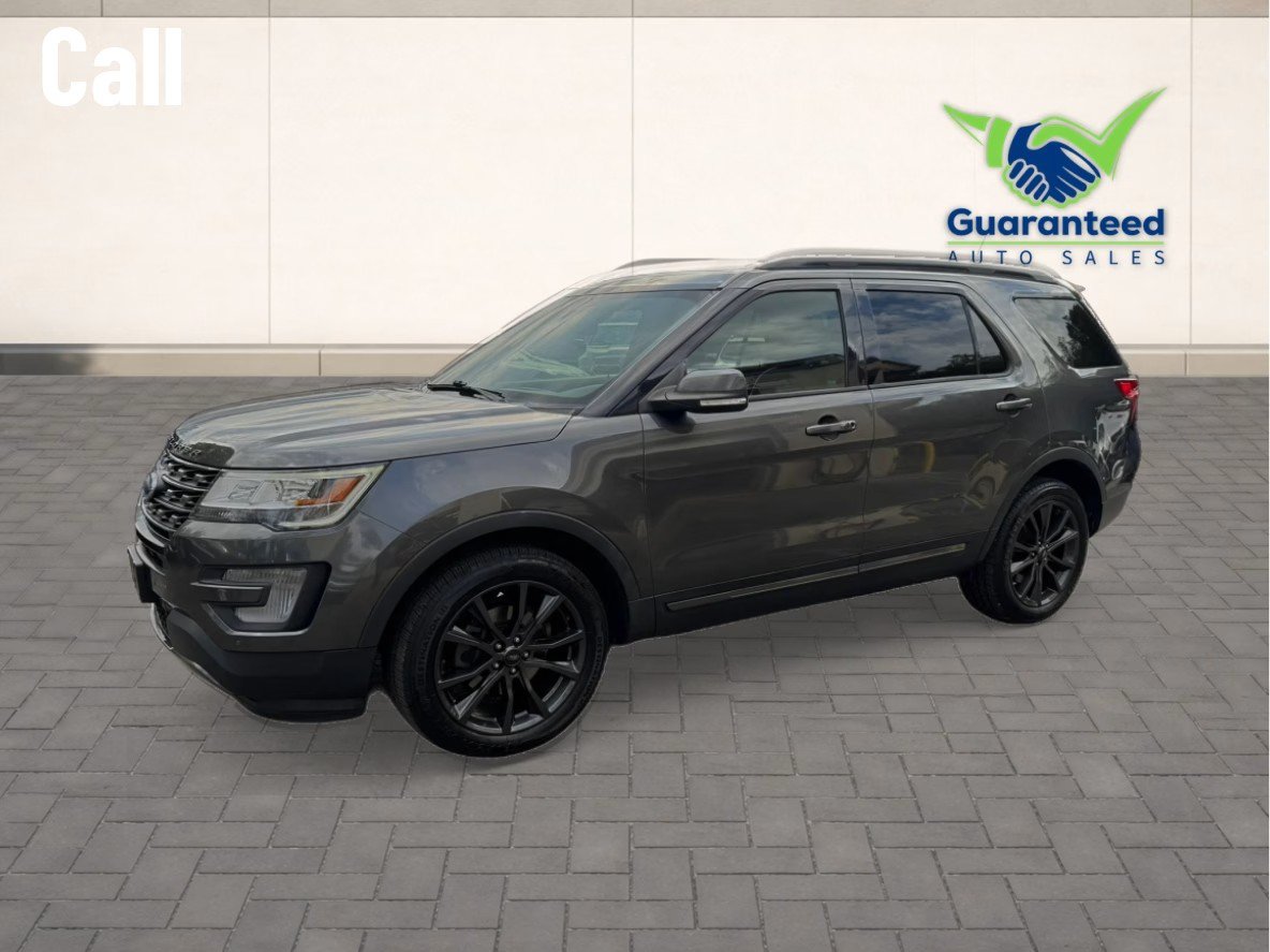 Used 2017 Ford Explorer XLT w/ Equipment Group 202A AWD/4WD image 1