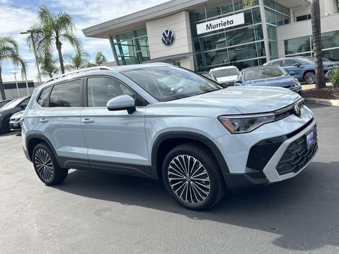 New 2025 Volkswagen Taos SE image 2