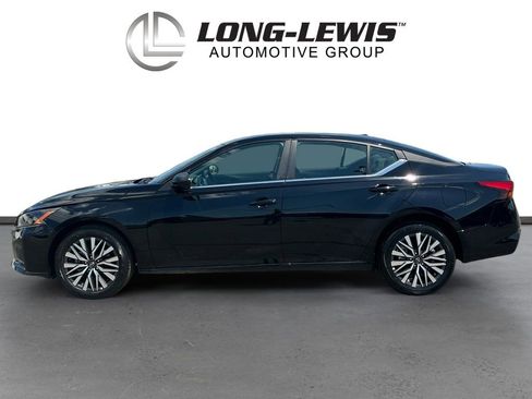 Used 2026 Nissan Altima 2.5 SV AWD/4WD image 2