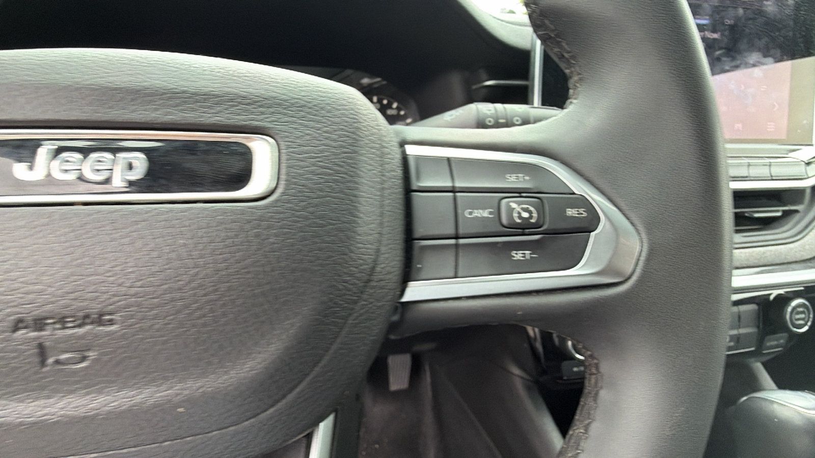 Used 2024 Jeep Compass Latitude AWD/4WD image 28