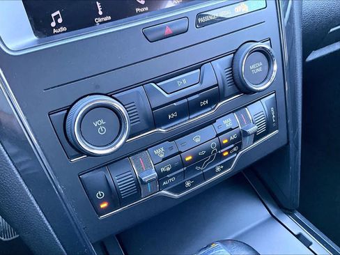 Used 2019 Ford Explorer XLT w/ Equipment Group 201A image 34