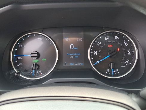 Used 2022 Toyota RAV4 XLE w/ Convenience Package AWD/4WD image 14