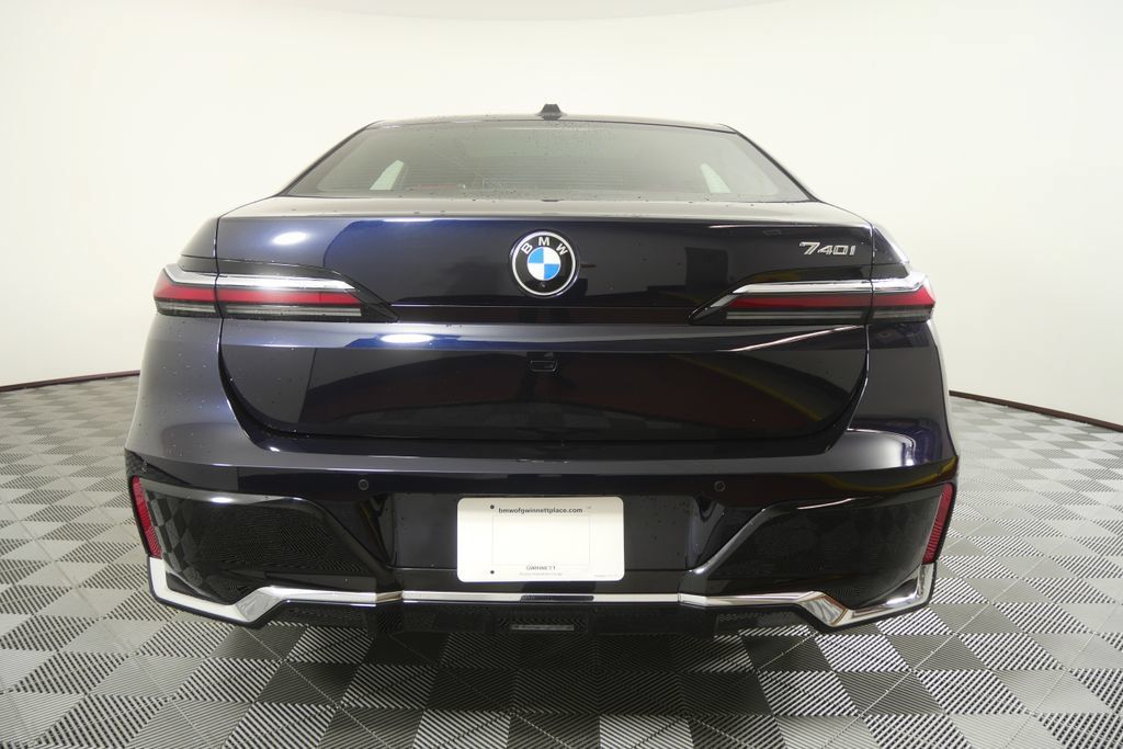Certified 2026 BMW 740i RWD image 5