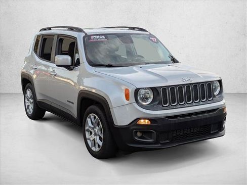 Used 2017 Jeep Renegade Latitude w/ Popular Equipment Group image 3