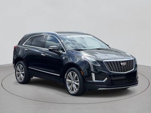Certified 2025 Cadillac XT5 Premium Luxury w/ Technology Package AWD/4WD image 6