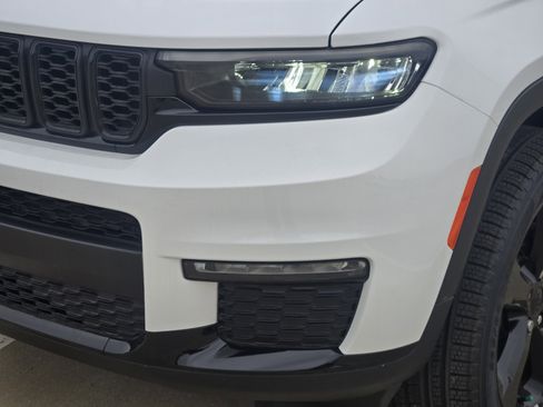 New 2024 Jeep Grand Cherokee L Limited w/ Black Appearance Package image 6