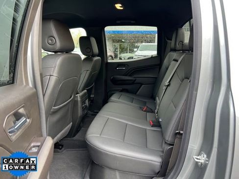 Used 2025 Chevrolet Colorado LT w/ LT Convenience Package image 11