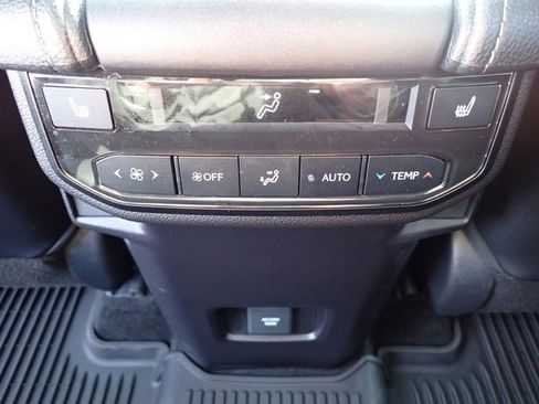 Used 2025 Toyota Grand Highlander Limited image 20