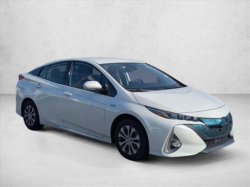 Used 2020 Toyota Prius Prime Limited image 3