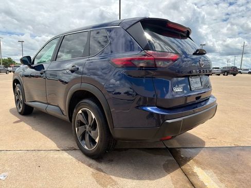 Used 2024 Nissan Rogue SV AWD/4WD image 12