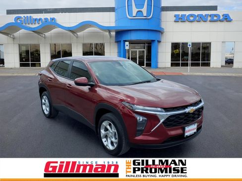 Used 2025 Chevrolet Trax LS w/ LS Convenience Package FWD image 1