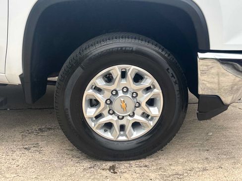 Used 2025 Chevrolet Silverado 2500 LT AWD/4WD image 16
