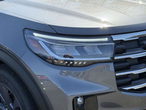 New 2026 Ford Explorer Active w/ Active Comfort Package image 8