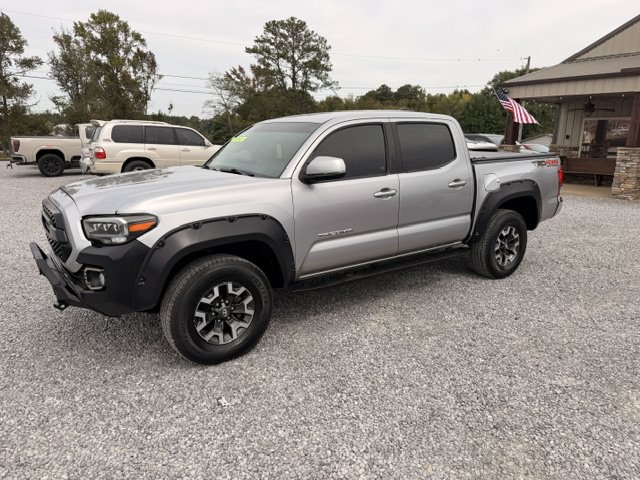 Used 2017 Toyota Tacoma TRD Off-Road w/ Tow Package (A/T) AWD/4WD image 2